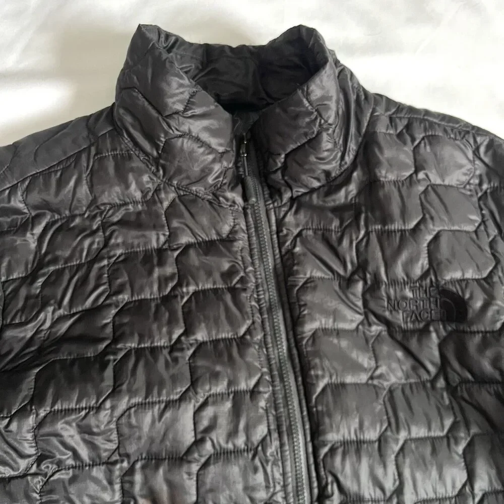 The North Face Thermoball Trekker Men Medium Puffer Jacket Black Packable *Flaws